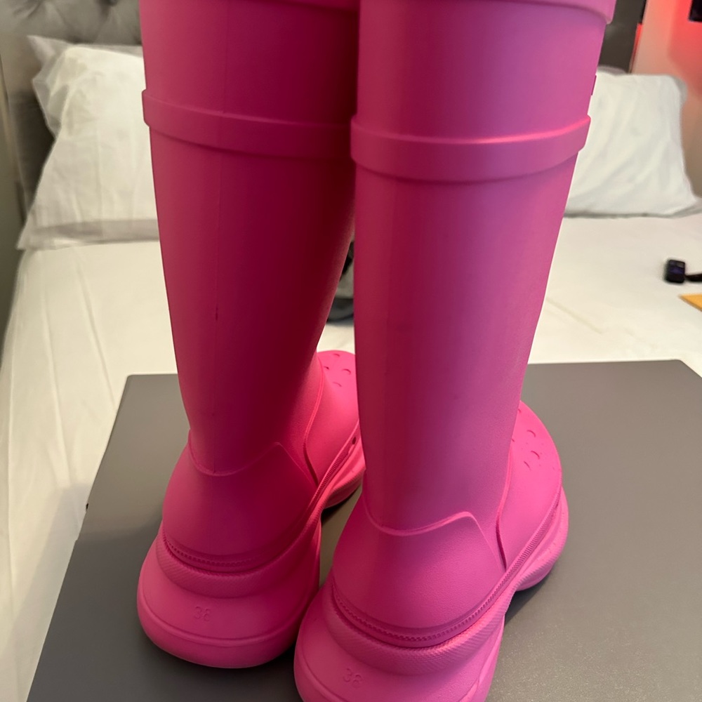Balenciaga Pink Authentic Winter & Rain Boots - Picture 9 of 10
